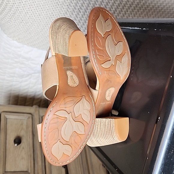 Born Women's Cindie Sandal - Picture 5 of 5